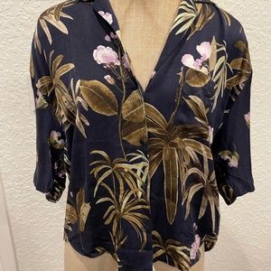 Vince Collared Short Sleeve Silk Blouse Size Medium